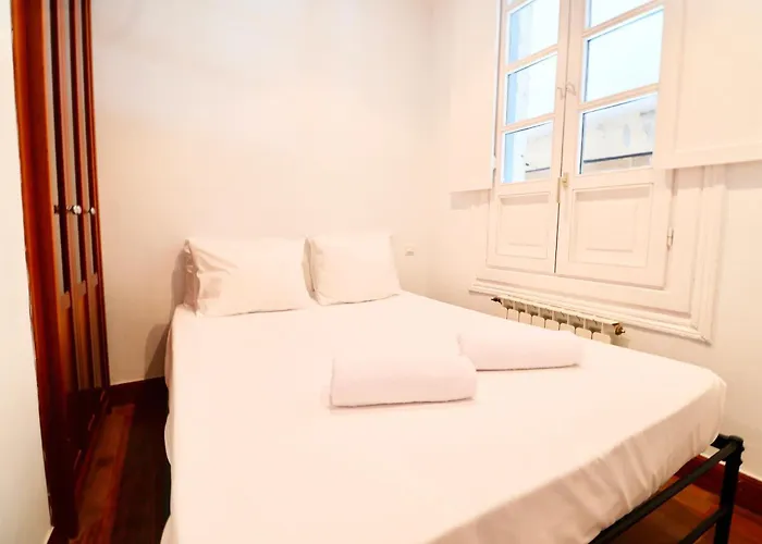 Plaza Consti, Heart Of The Old Town San Sebastián