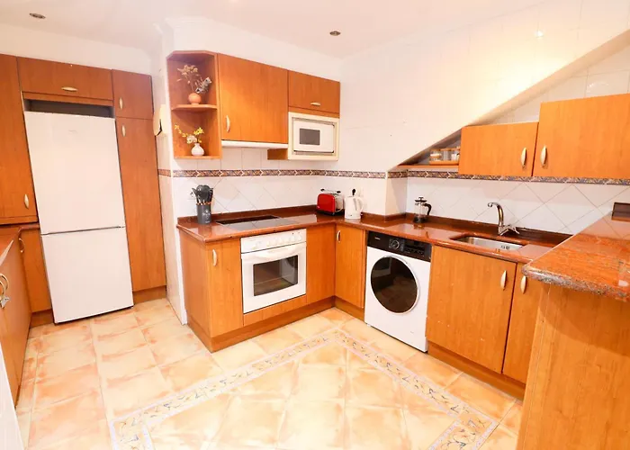 Plaza Consti, Heart Of The Old Town * Сан-Себастьян